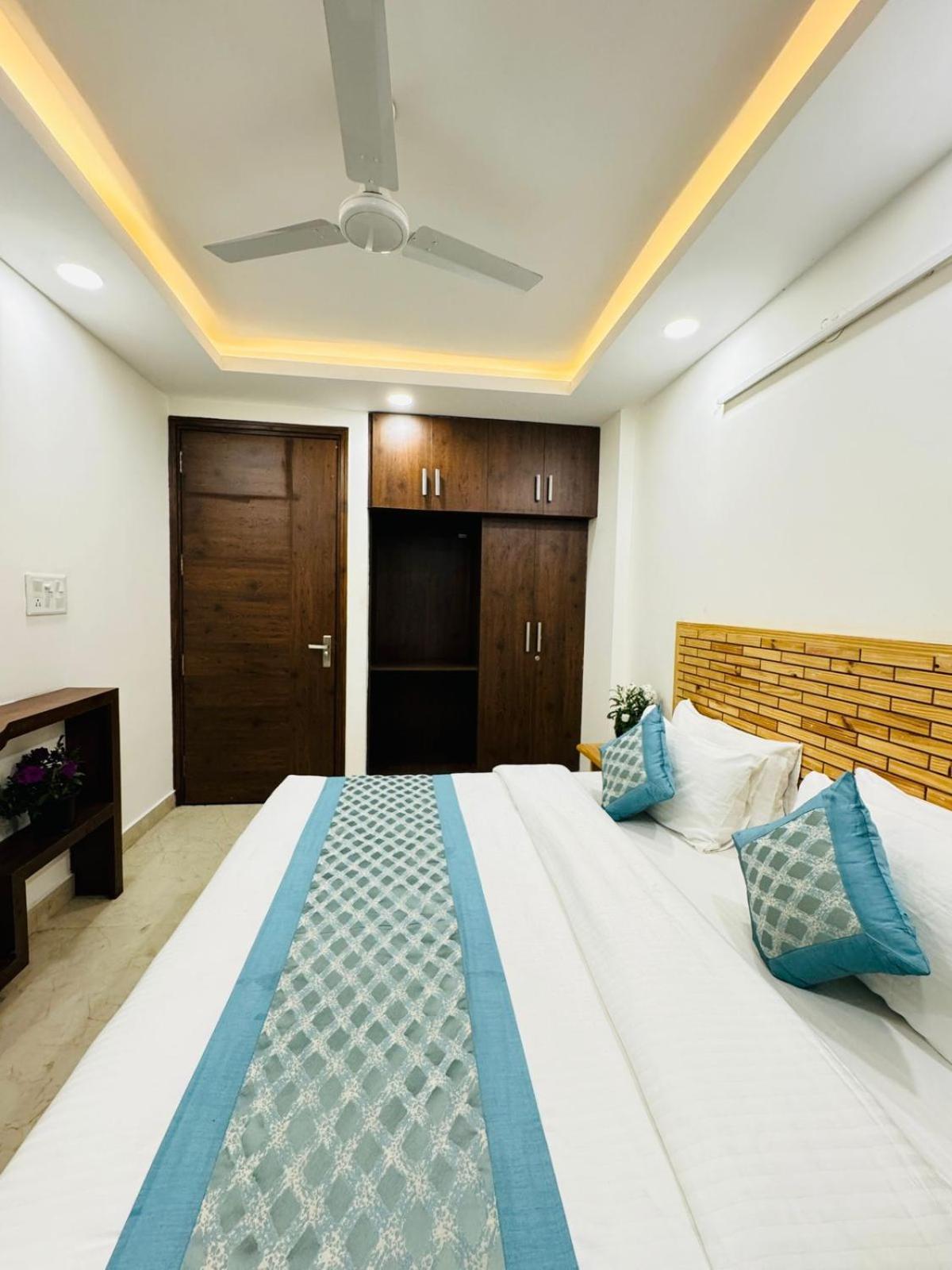 Ashram View Just 10 Minute Away Form Nizamuddin Railway Station