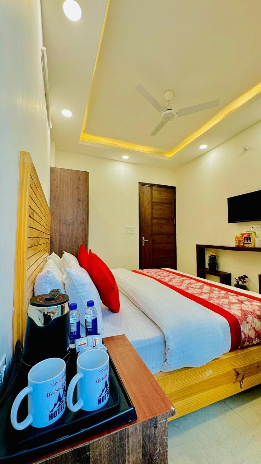 Hotel Ashram View Just 10 Minute Away Form Nizamuddin Railway Station 4*