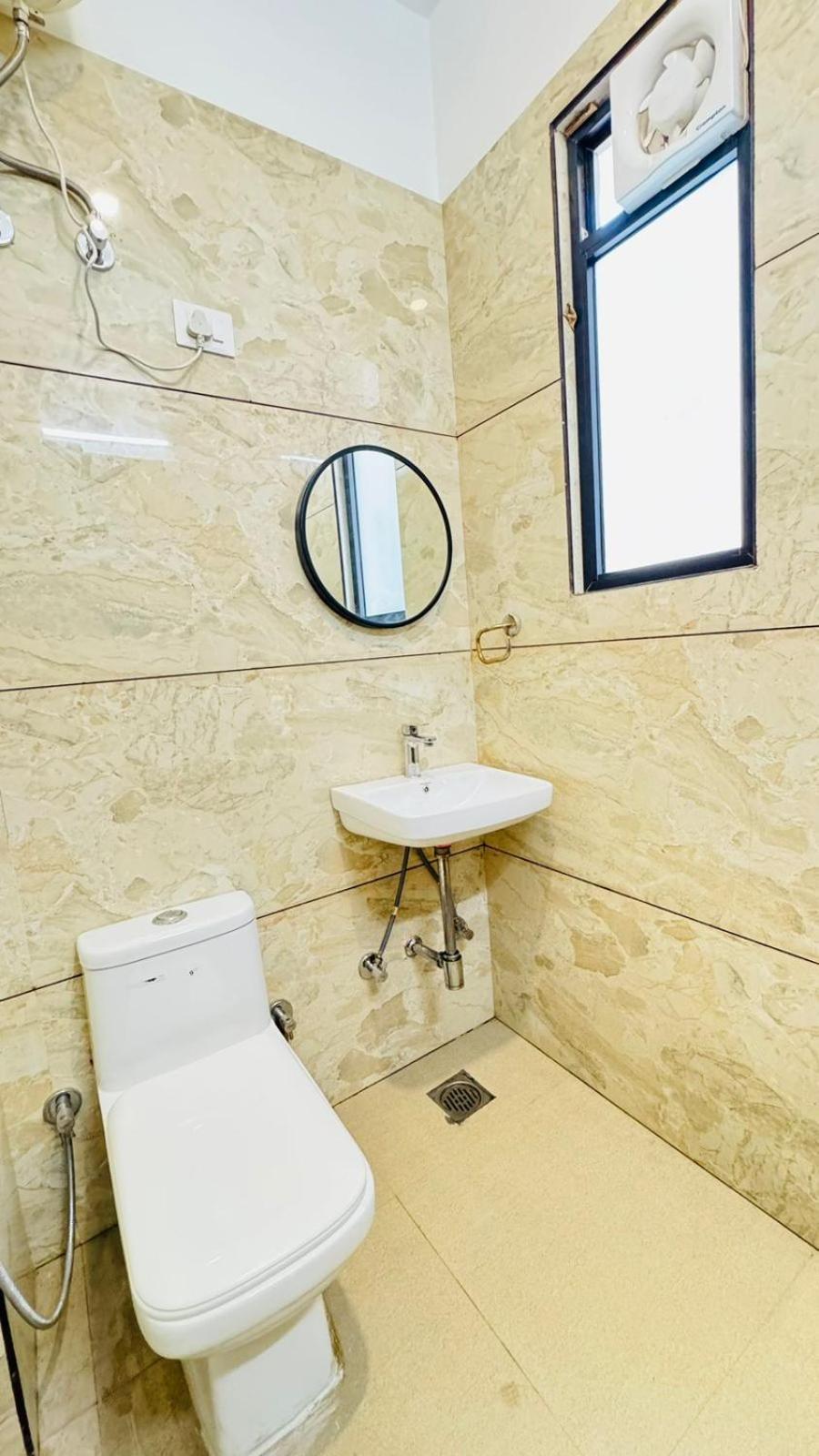 Ashram View Just 10 Minute Away Form Nizamuddin Railway Station Hotel