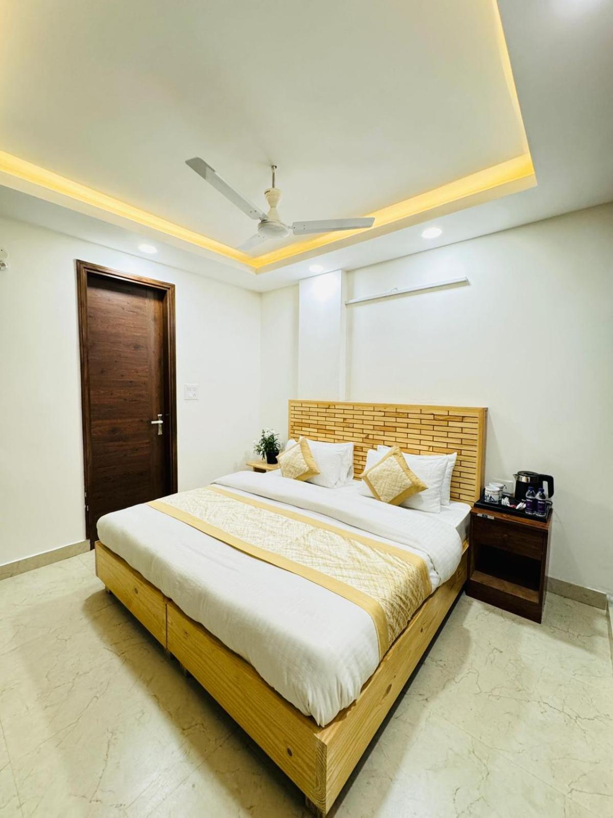 Ashram View Just 10 Minute Away Form Nizamuddin Railway Station Hotel