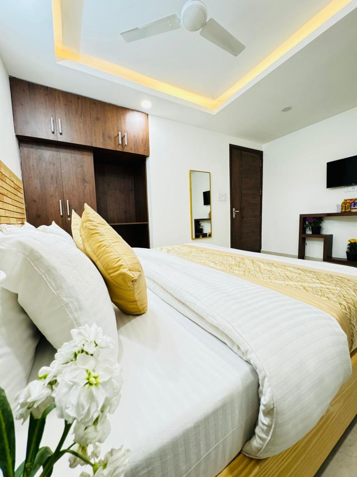 Ashram View Just 10 Minute Away Form Nizamuddin Railway Station Hotel New Delhi