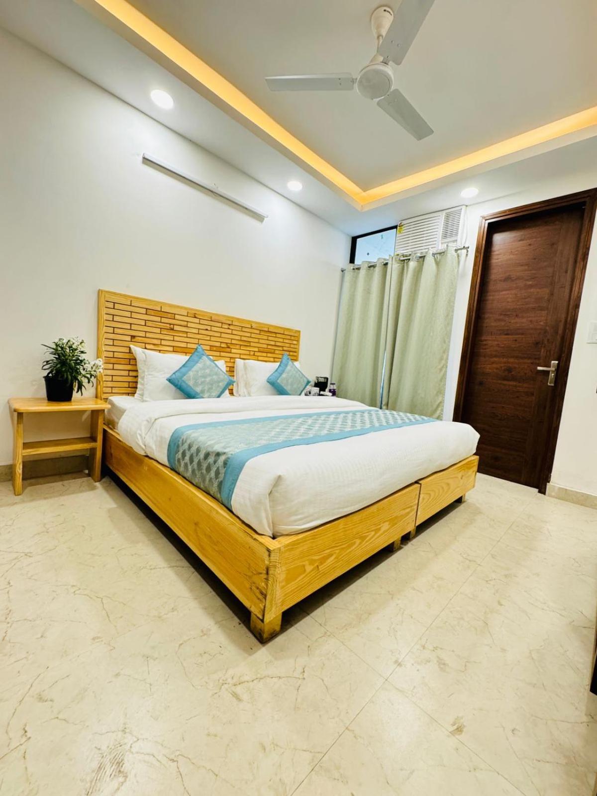 Ashram View Just 10 Minute Away Form Nizamuddin Railway Station Hotel
