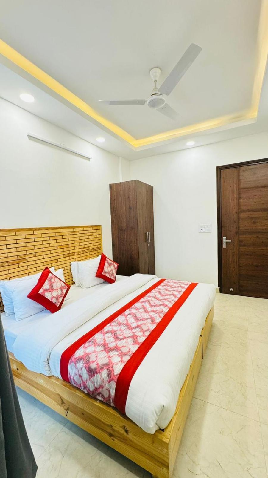 Ashram View Just 10 Minute Away Form Nizamuddin Railway Station Hotel 4*